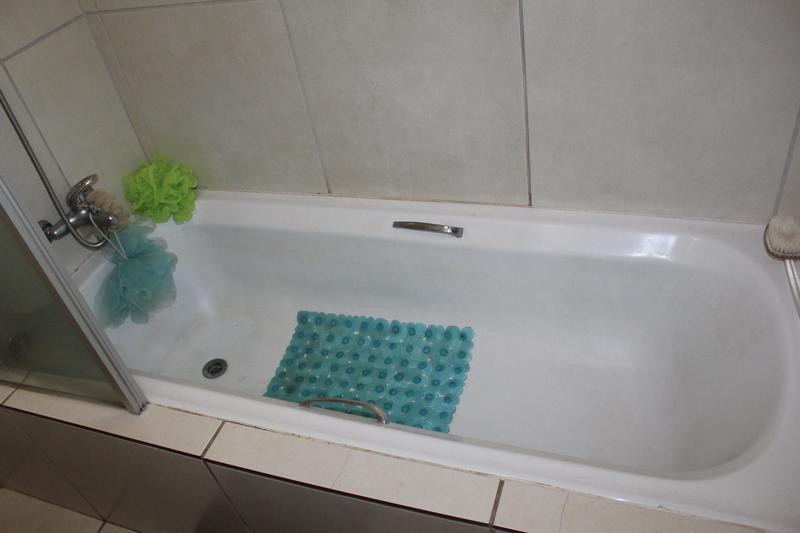 2 Bedroom Property for Sale in Buhrein Western Cape